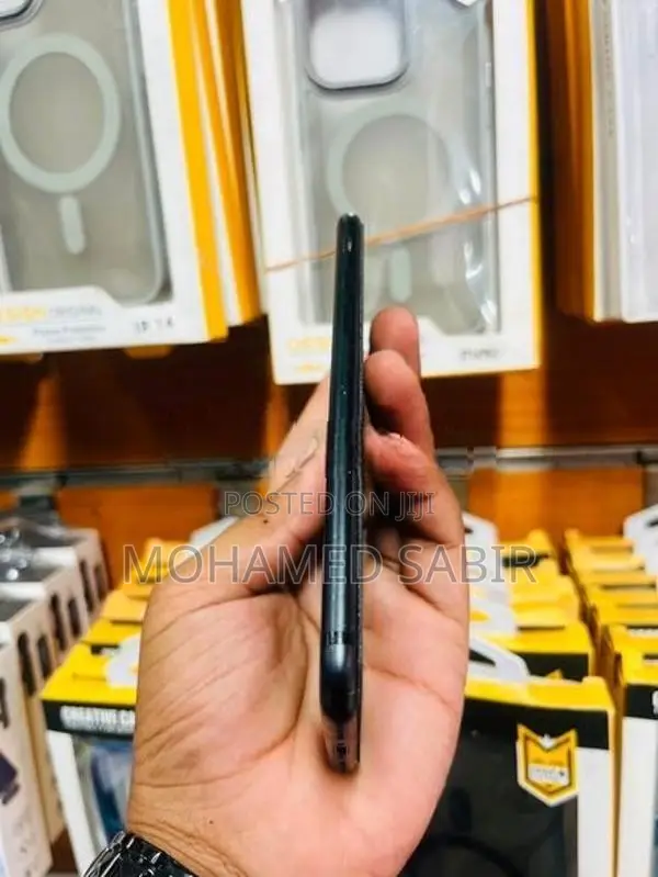 Apple iPhone 7 (Used)