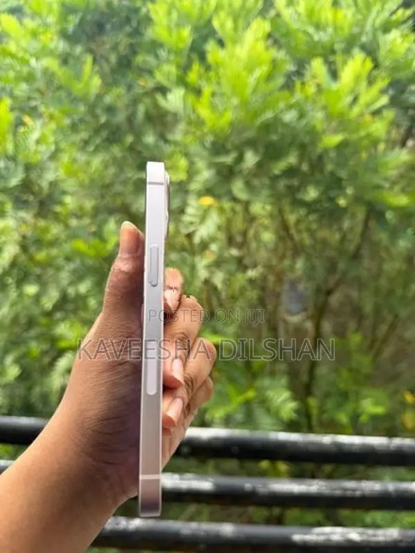 Apple iPhone 13 (Used)