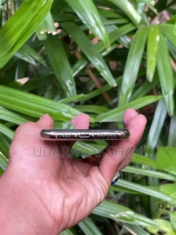 Apple iPhone XS (Used)