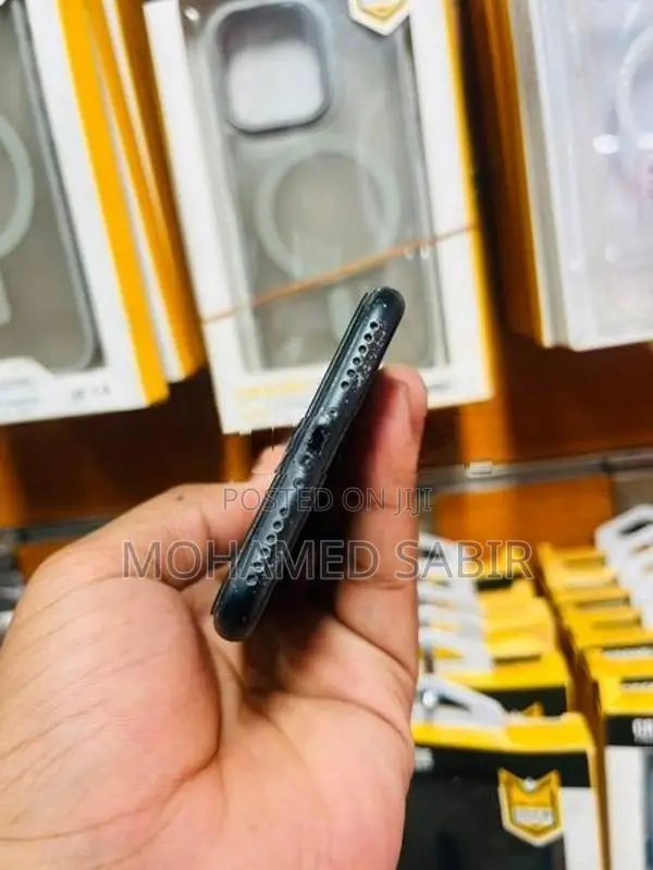 Apple iPhone 7 (Used)