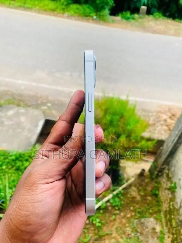 Apple iPhone 13 (Used)