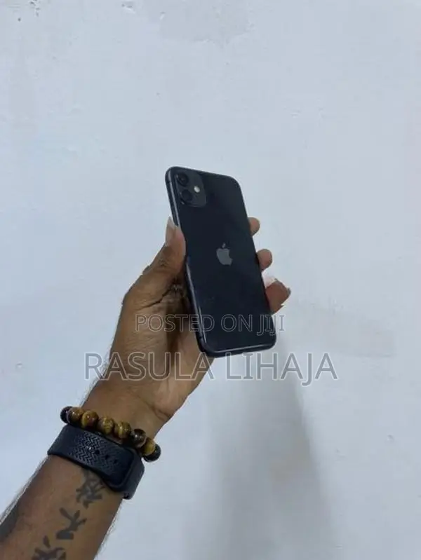 Apple iPhone 11 128GB (Used)