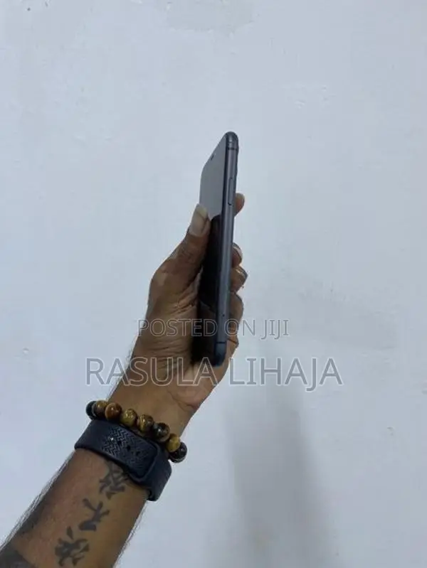 Apple iPhone 11 128GB (Used)