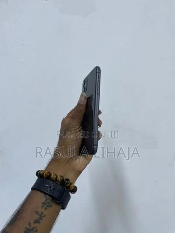 Apple iPhone 11 128GB (Used)