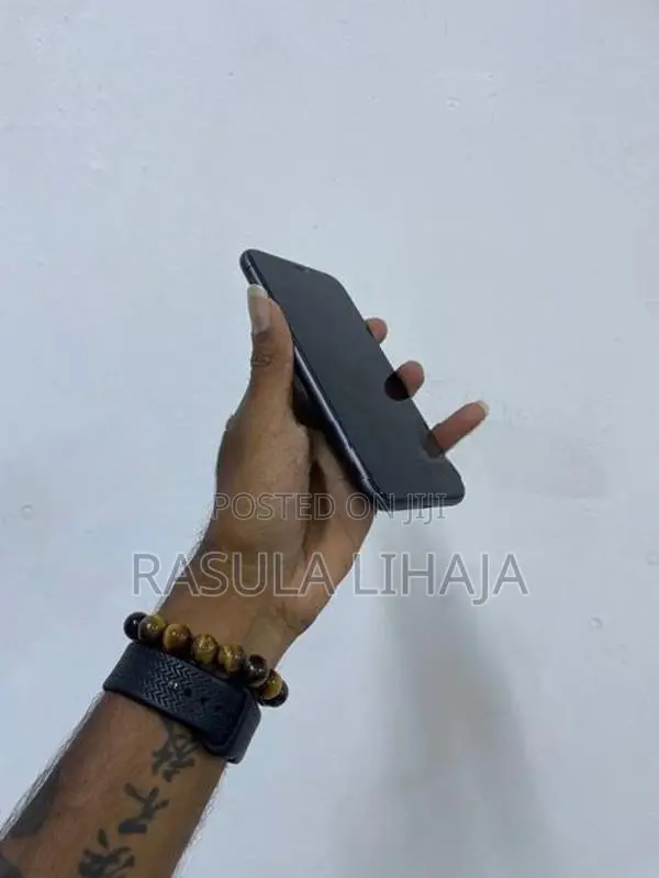 Apple iPhone 11 128GB (Used)