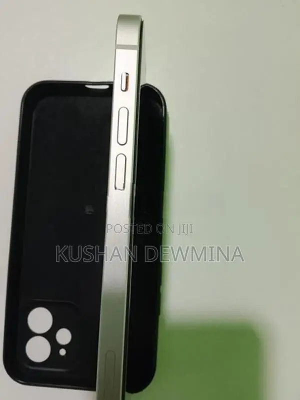 Apple iPhone 12 (Used)