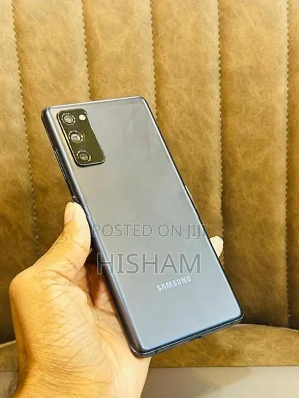 Samsung Galaxy S20FE 128GB (Used)