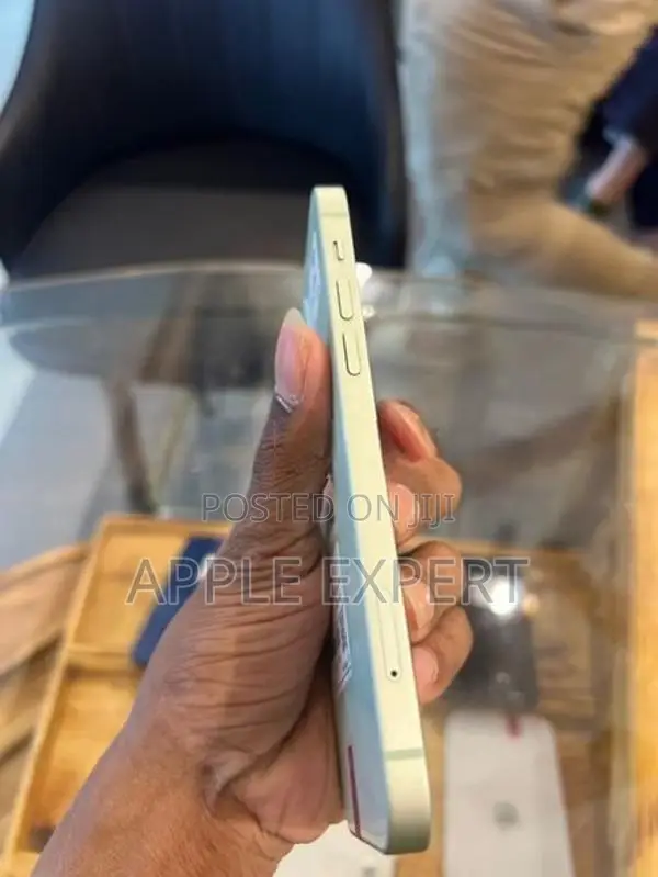 Apple iPhone 12 (Used)