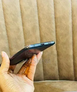 Samsung Galaxy S20FE 128GB (Used)