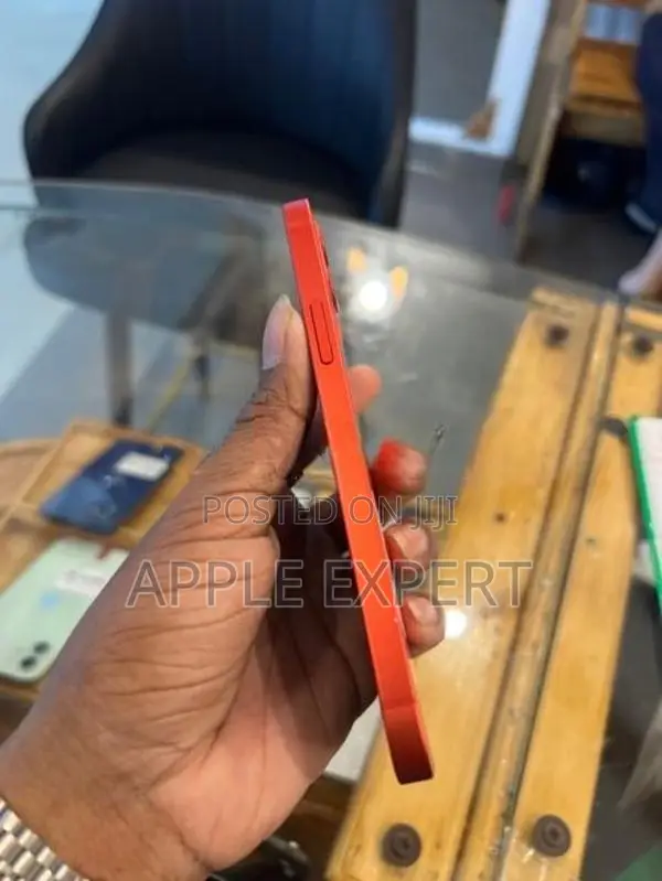 Apple iPhone 12 (Used)