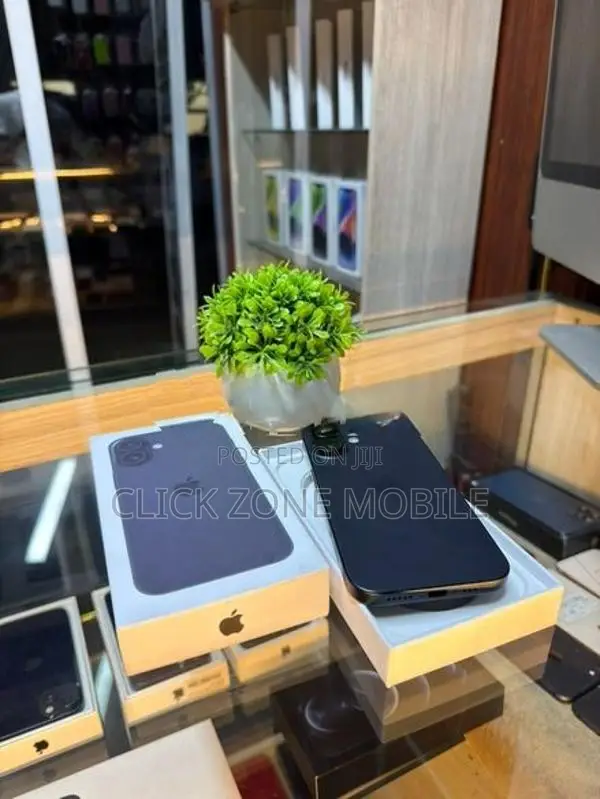 Apple iPhone 16 128GB (Used)