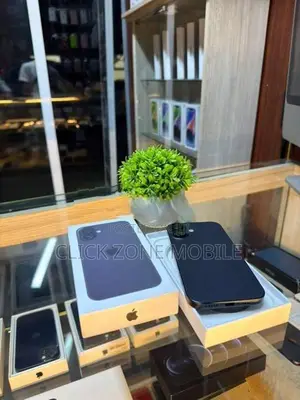 Apple iPhone 16 128GB (Used)