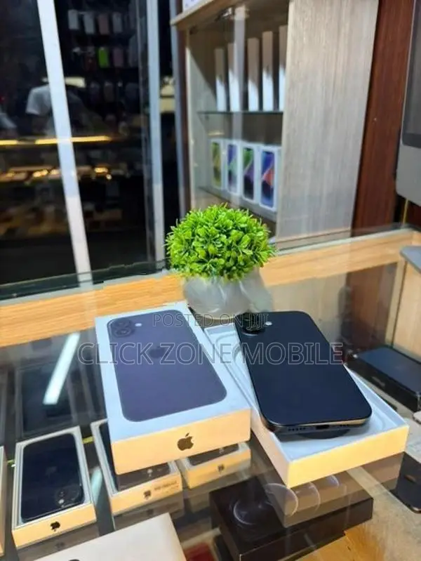 Apple iPhone 16 128GB (Used)