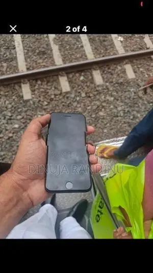Apple iPhone SE 3 (Used)