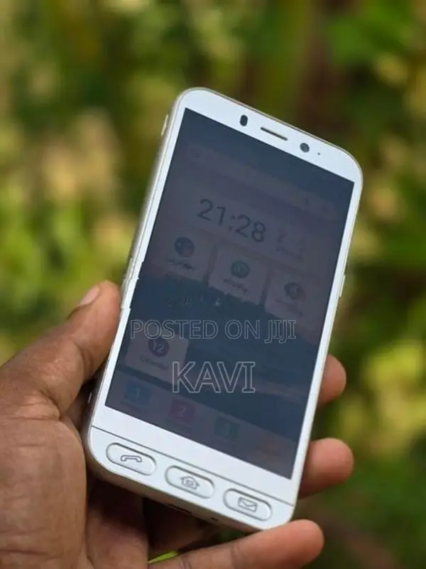 Sharp 32GB 4GB (Used)