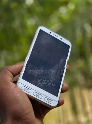 Sharp 32GB 4GB (Used)