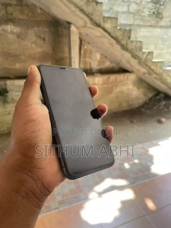 Apple iPhone 11 (Used)