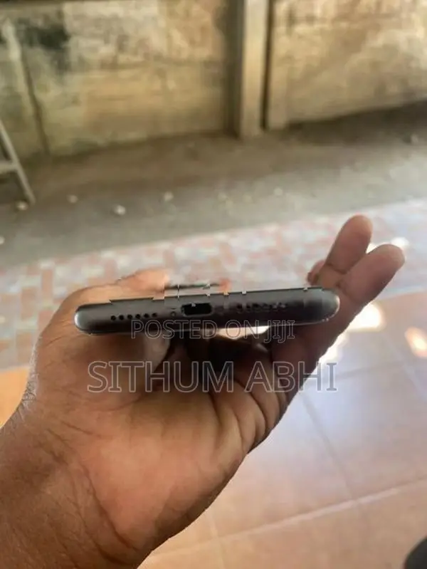 Apple iPhone 11 (Used)