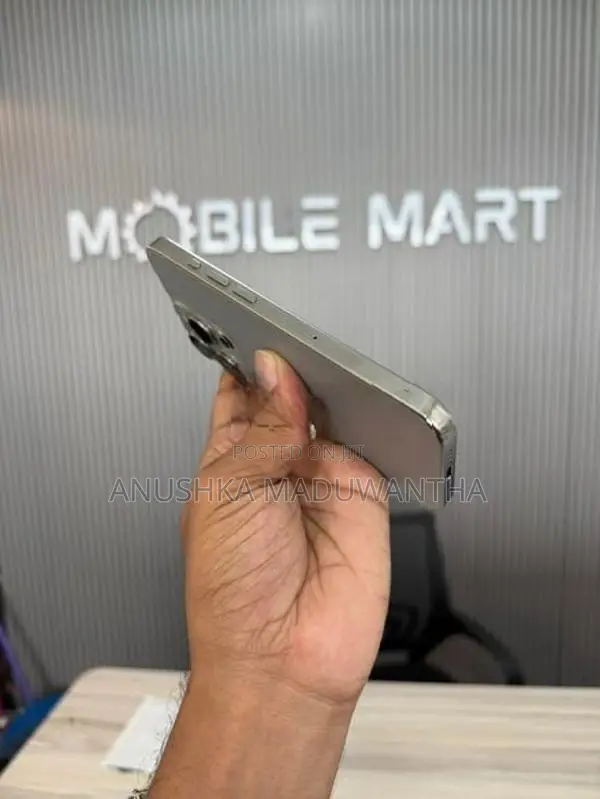 Apple iPhone 15 Pro 128GB (Used)