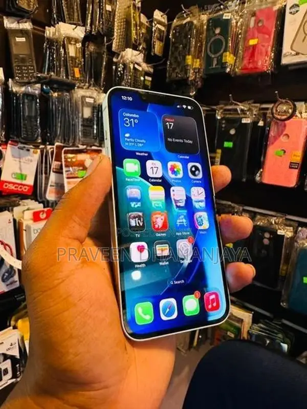 Apple iPhone 13 (Used)