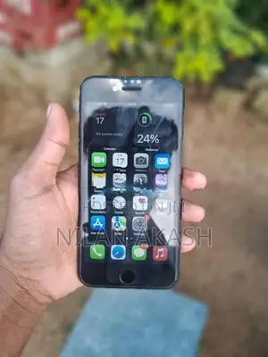 Apple iPhone SE 2 (Used)