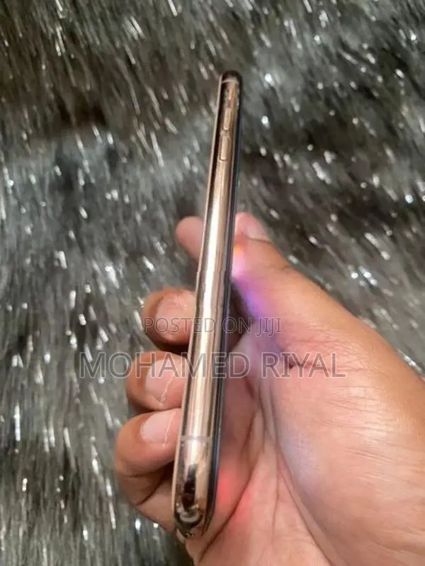 Apple iPhone XS (Used)