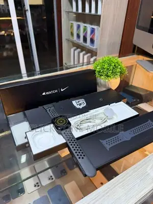 Apple Watch Series 7 45MM Nike Edition