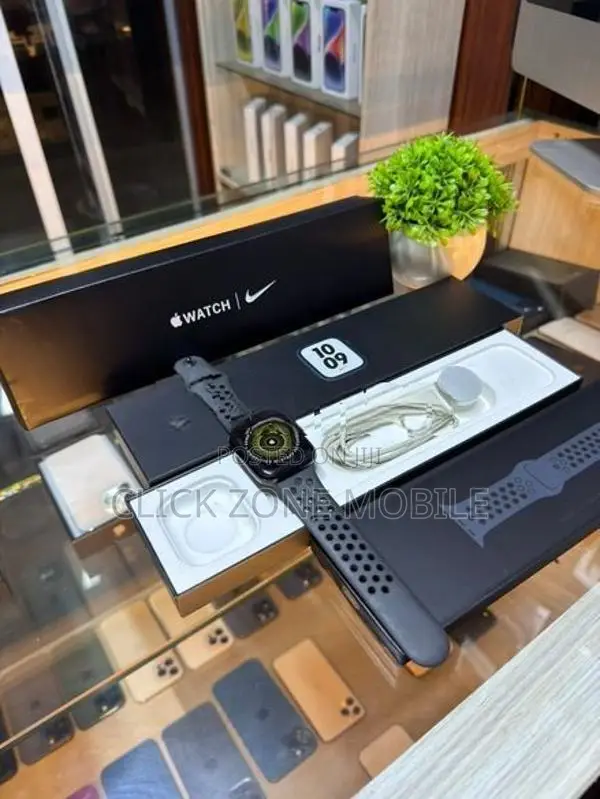 Apple Watch Series 7 45MM Nike Edition