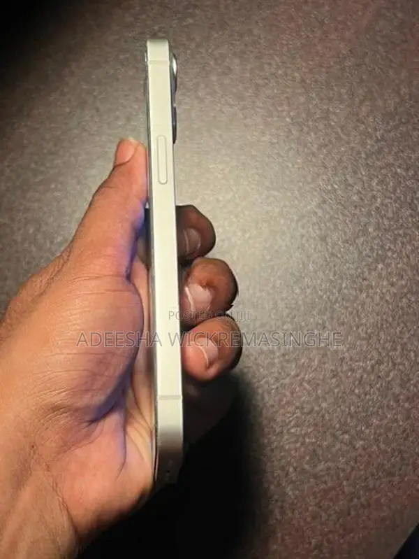 Apple iPhone 13 (Used)
