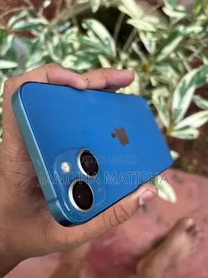 Apple iPhone 13 (Used)