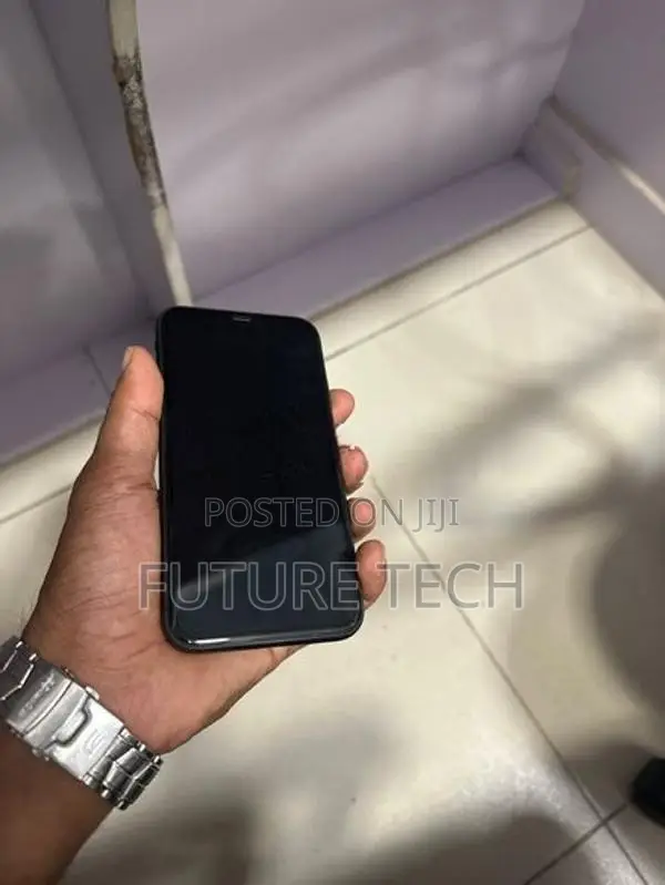 Apple iPhone 11 (Used)