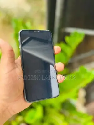 Apple iPhone XS (Used)