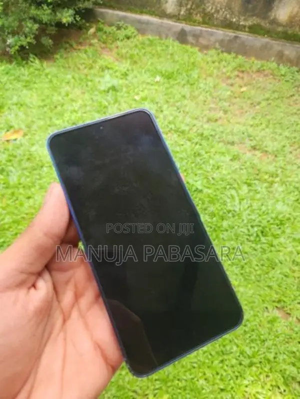 Samsung Galaxy S25 (Used)