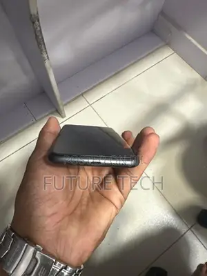 Apple iPhone 11 (Used)