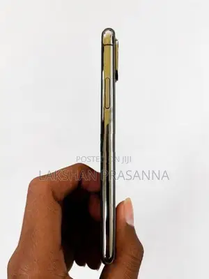 Apple iPhone XS (Used)