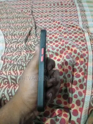 Apple iPhone 16 (Used)