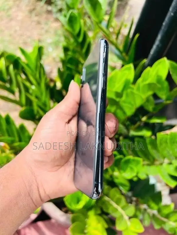 Apple iPhone XS (Used)