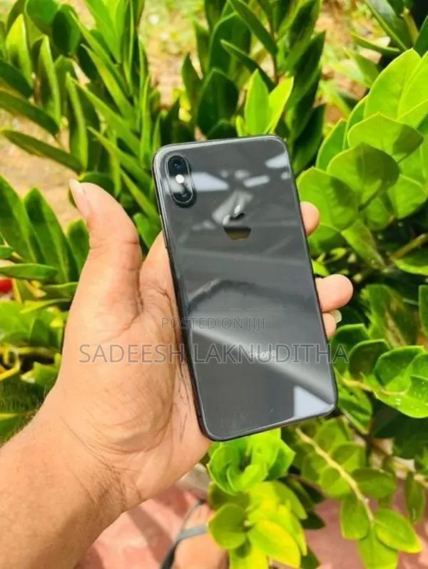 Apple iPhone XS (Used)
