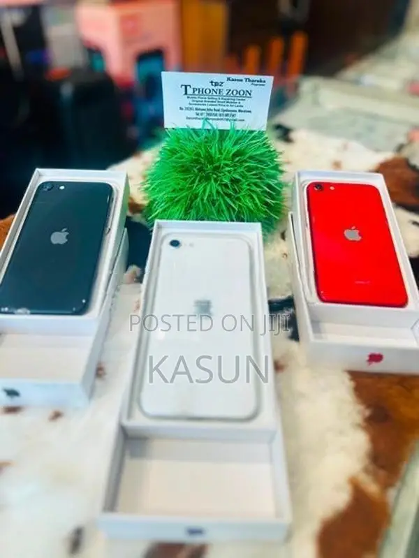 Apple iPhone SE 2 (Used)
