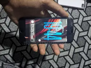 Apple iPhone SE 2 (Used)