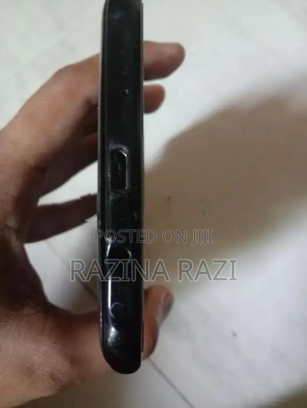 Samsung Galaxy J7 (Used)