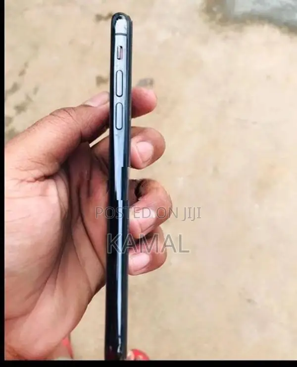 Apple iPhone XS (Used)