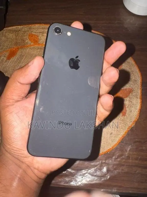 Apple iPhone 8 (Used)
