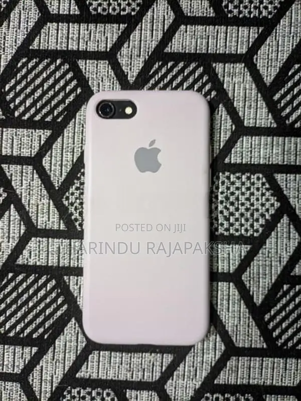Apple iPhone SE 2 (Used)