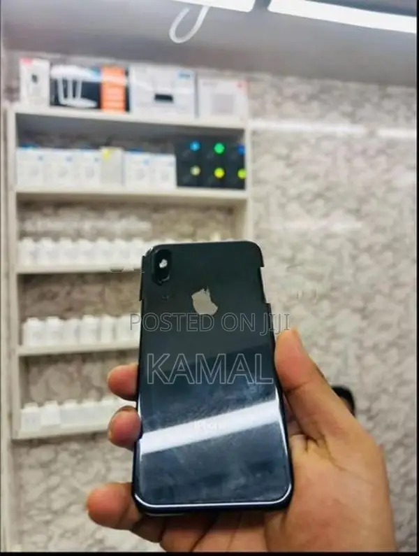 Apple iPhone XS (Used)