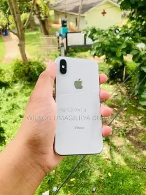 Apple iPhone XS (Used)