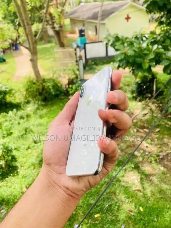 Apple iPhone XS (Used)