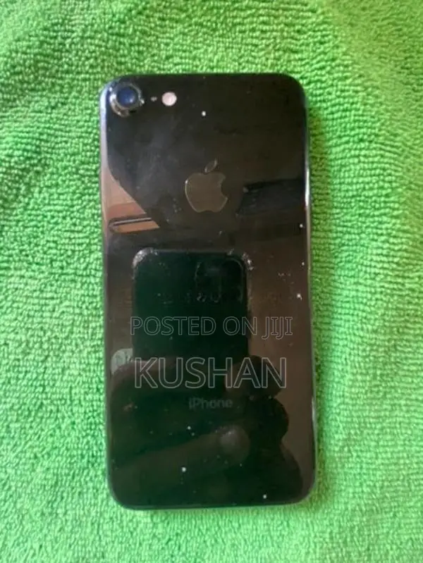 Apple iPhone 7 128GB (Used)