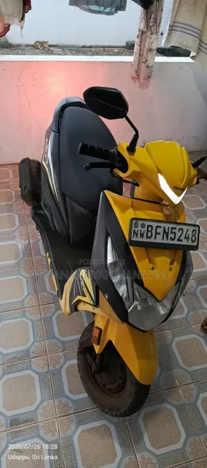 Honda Dio 2018 Yellow