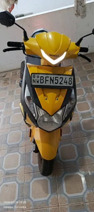 Honda Dio 2018 Yellow